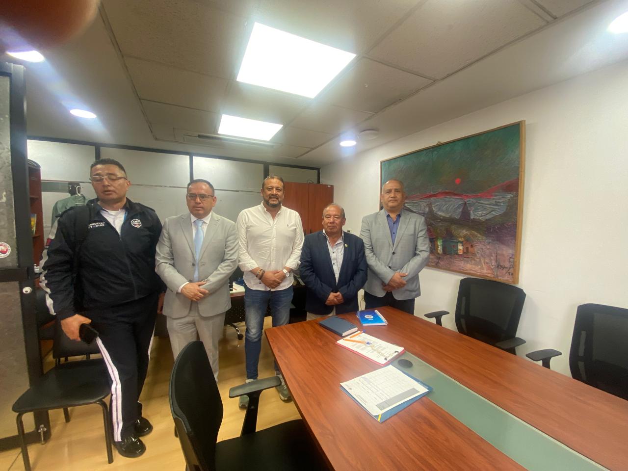 FENATRAPE se reunieron con el presidente de la Comision de Movilidad del Municipio de Quito y acuerdan Mesa de Trabajo, con el alcalde de ciudad, para evaluar resolucion